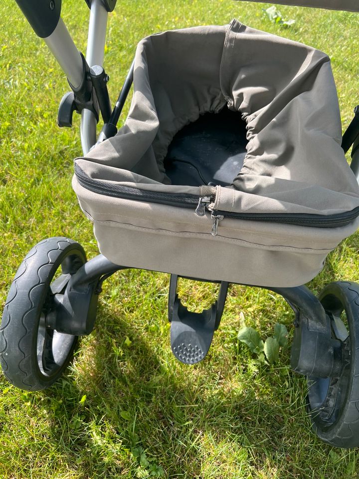 Kinderwagen Bonavi 2 in 1 in Burghausen