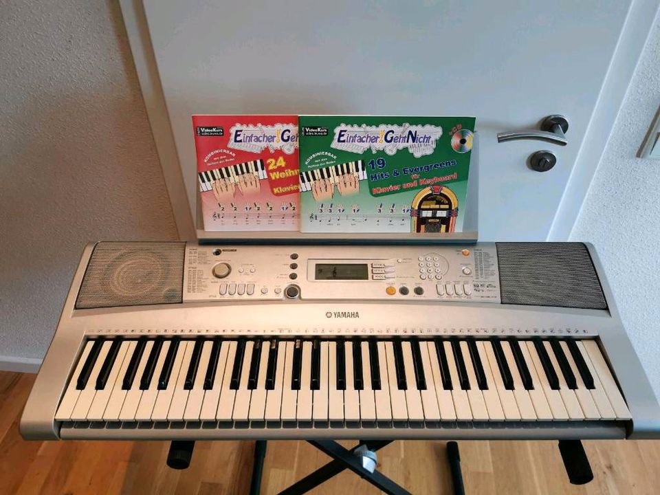 Yamaha Keyboard PSR E 303 in Rhede