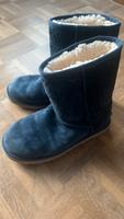 UGG Boots, Größe 38, dunkelblau Kr. München - Neubiberg Vorschau