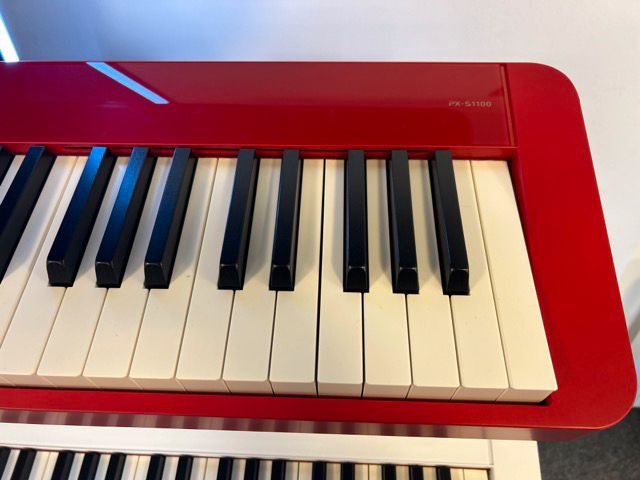 Digitalpiano CASIO Mod. PX-S1100 leicht gebraucht, in weiß, schwarz oder rot auf Lager | portables Digitalpiano E-Piano kaufen in Kempten in Kempten