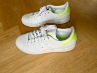 Adidas Stan Smith weiß/neon US 7.5 / D 40.5 Baden-Württemberg - Mannheim Vorschau