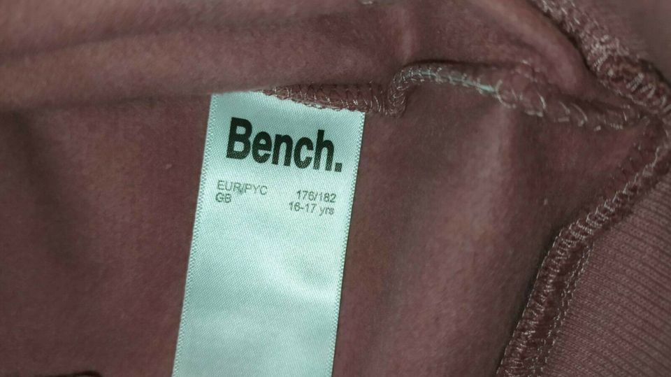 Neue Bench Sweatjacke Gr.176/182 Mädchen mit Etikett in Frohburg