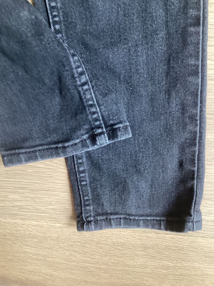 Skinny Jeans Gr 146 H &M  in schwarz Jungen in Hamburg