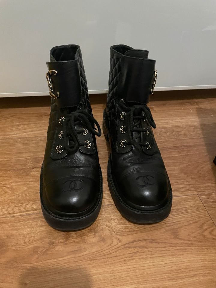 Chanel combat boots Stiefel in Offenbach