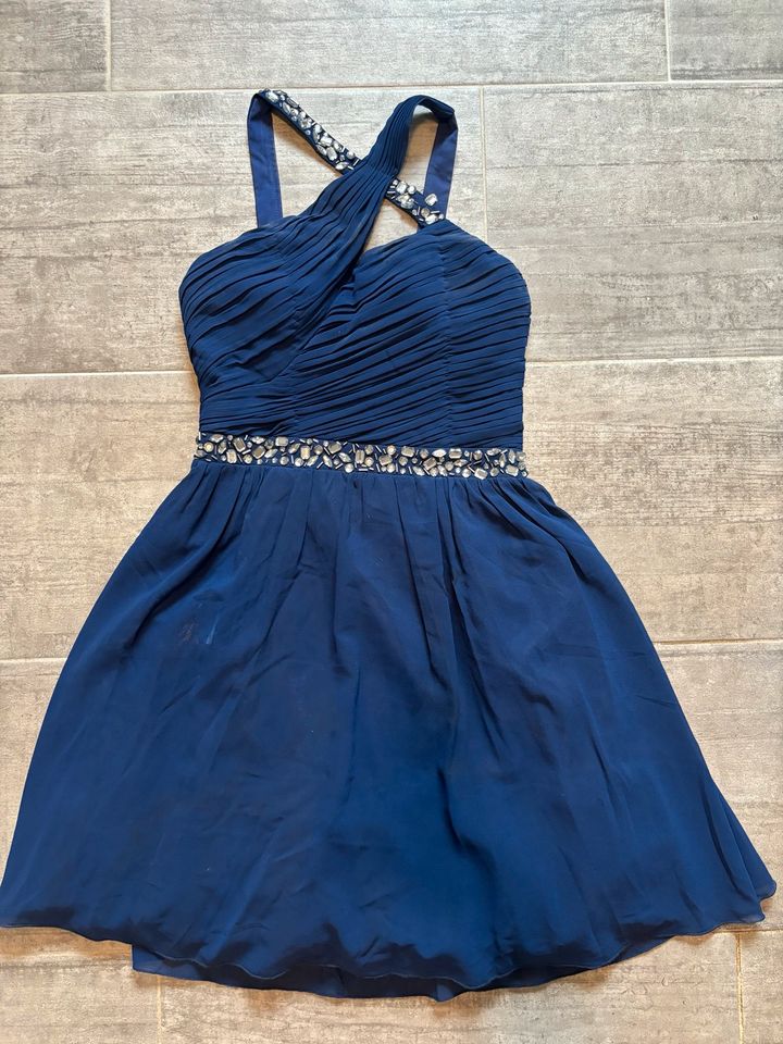 Wunderschönes kurzes Cocktailkleid blau in Visbek