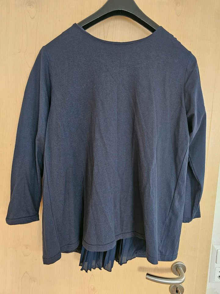 CORE Damenshirt blau L in Frankfurt am Main