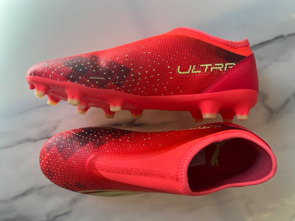 Puma Fußballschuhe für Jungs Gr 38, Neuwertig in Lauf a.d. Pegnitz