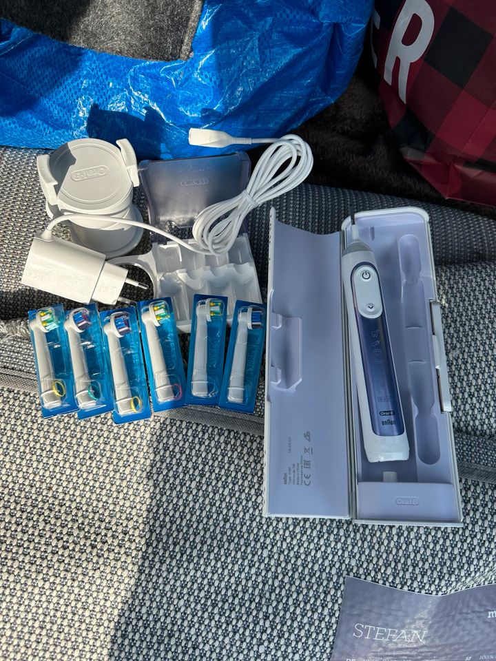 Braun Oral-B Power Genius 10200W Elektrische Zahnbürste, lila in München