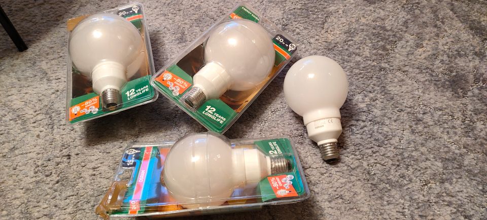 4x Osram Sparlampen sehr hell,. Ausbeute 100W in Leipzig