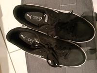 Puma Sportschuhe Hallenschuhe gr. 39 schwarz mit weißer Sohle Bayern - Bad Kissingen Vorschau