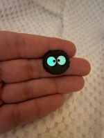 Susuwatari Pin Rußmännchen Augen nachtleuchtend Ghibli Blumenthal - Farge Vorschau