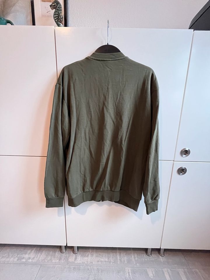 Herren Sweatshirt Jacke mit Stehkragen dunkelgrün Größe S in Köln