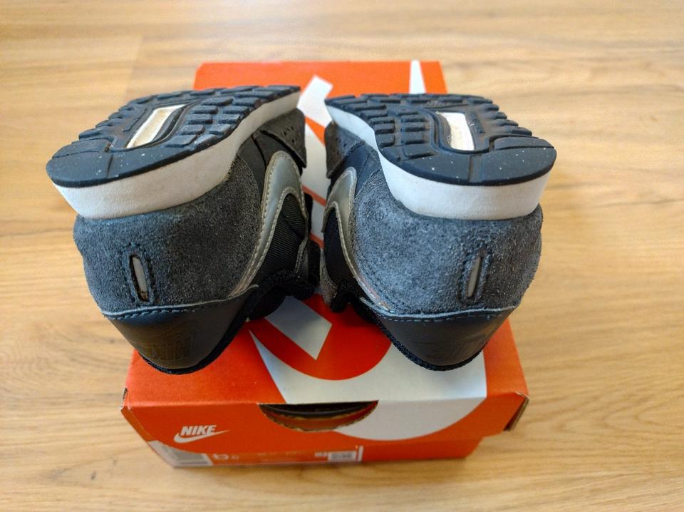 Nike Sneaker MD Valiant (TDV) für Kinder unisex Gr. 22 neuwertig in Kleinlangheim