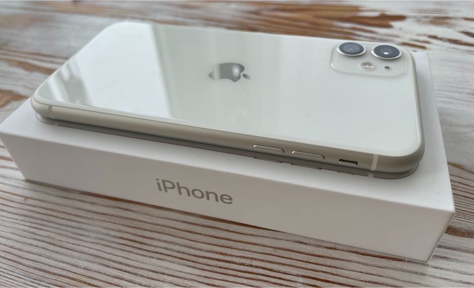 iPhone 11 mit 64Gb in weiß / silber in OVP in Deggingen