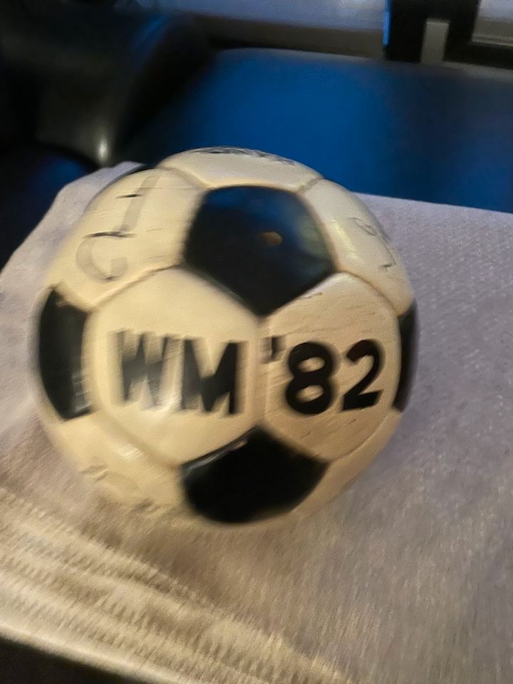 Original Spielball von WM 1982 mit original Unterschriften!!! in Spiesen-Elversberg