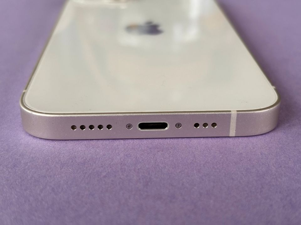 iPhone 13 mit 265 Gb Speicher mit 2 Hüllen in Dörpen