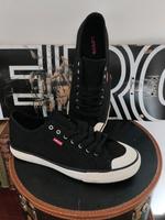 Levis Sneaker Schuhe Schnürer Leinen 41 42 schwarz weiß rot Bayern - Wittibreut Vorschau