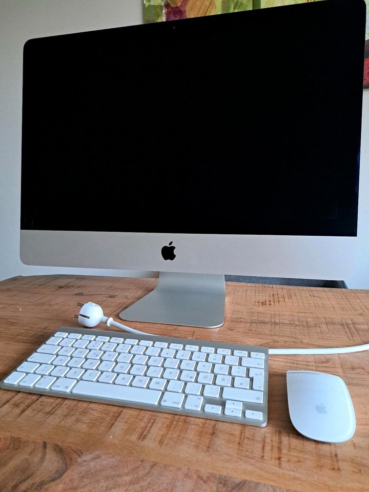 Apple iMac 21,5 Zoll (Mitte 2014) in Hamburg