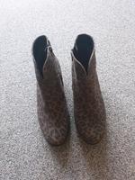 Schuhe mit Absatz in Leoprint für Damen Gr. 37 Nordrhein-Westfalen - Bergkamen Vorschau
