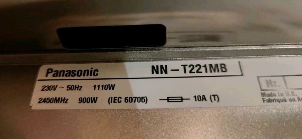 Mikrowelle Panasonic Inverter NN-T221MB UN2211361 Küche in Gießen