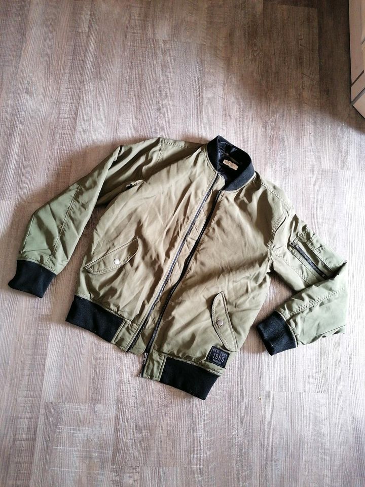 Jacke Bomberjacke Gr. S H&M in Herford