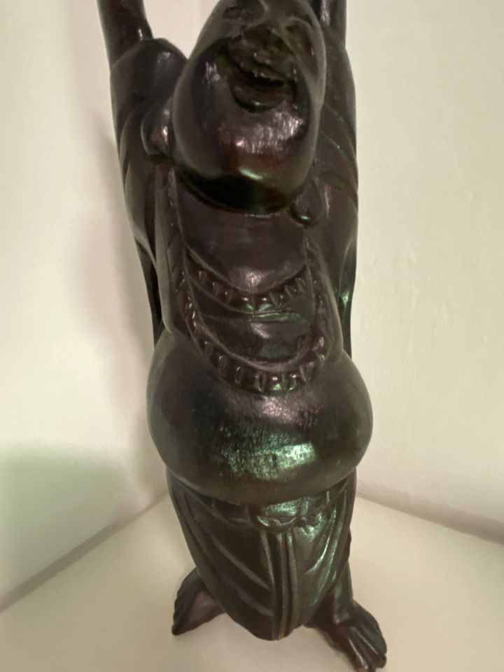 Asiatische Schwarz-Holzfigur "Buddha" 30,5 cm groß in Hamburg