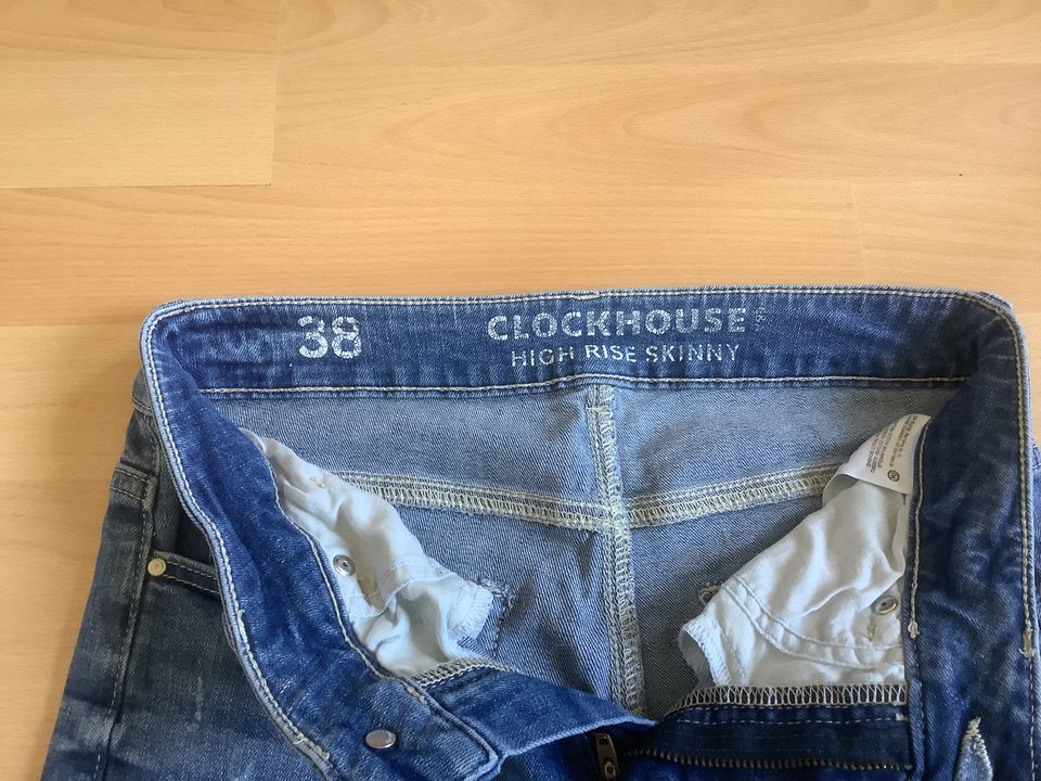 Jeans Damen Größe 36 + 38 in Brauneberg