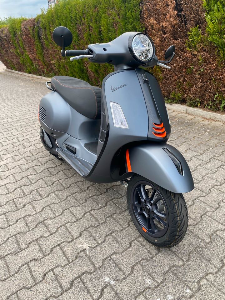 Vespa GTS 300 SuperSport grau RST mit Umbau von TWM in Eschborn