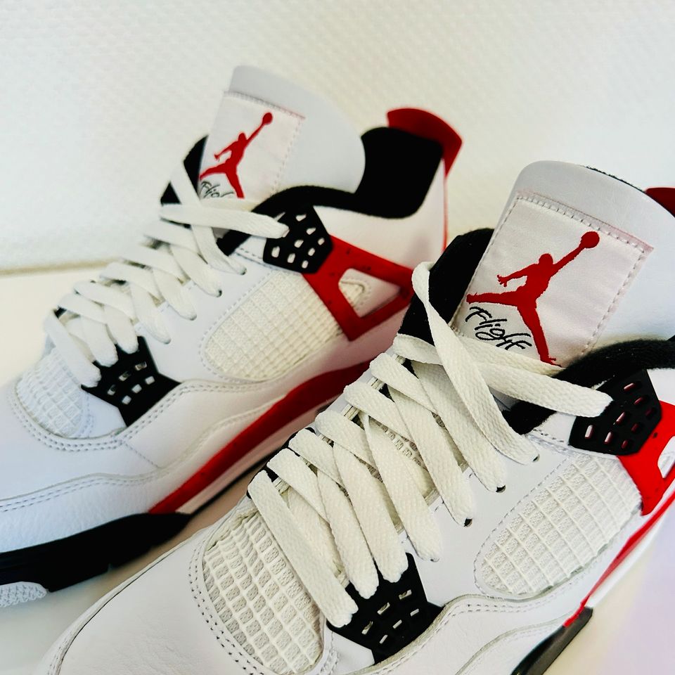 Nike Jordan Air Retro 4 Red Cement EU 42.5 US 9 Herren Sneaker in St. Ingbert
