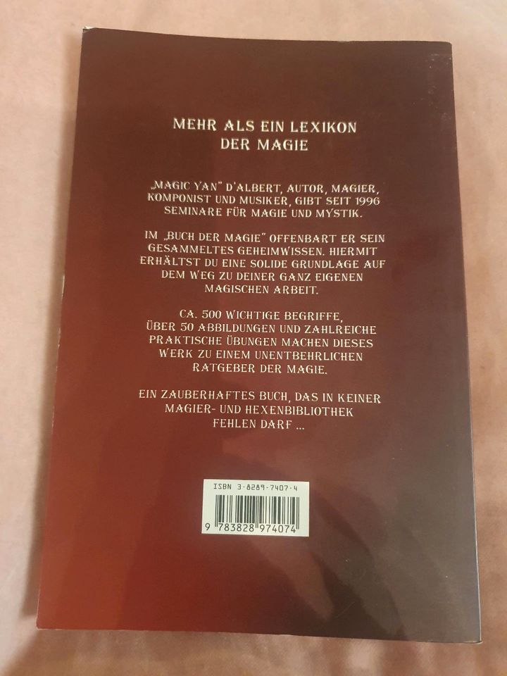 Das Buch der Magie von Yan D'Albert in Leichlingen