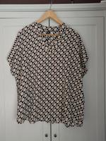 Shirt V-Ausschnitt in XXL/44 Shein Curve in Schwarz/Apricot Leipzig - Altlindenau Vorschau