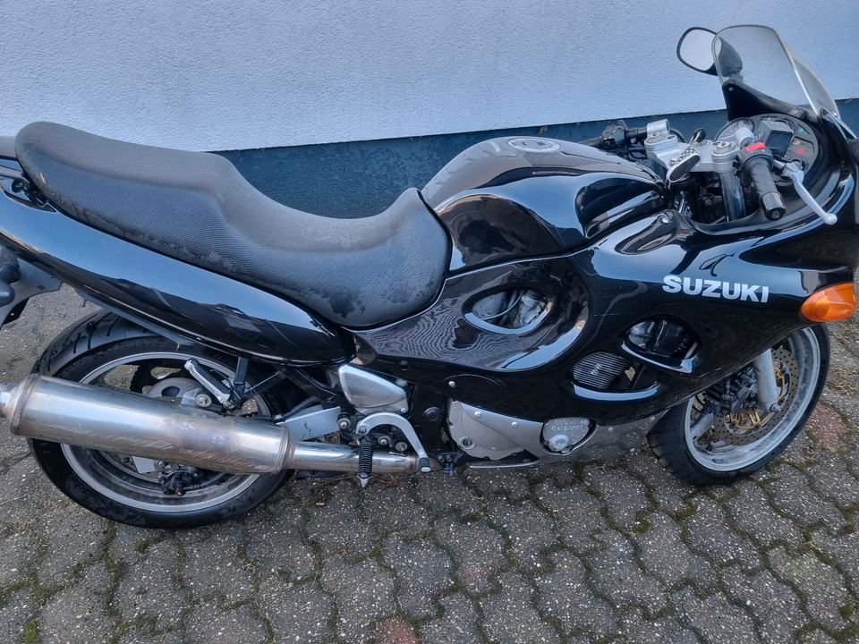 Suzuki GSX 600F in Sonsbeck