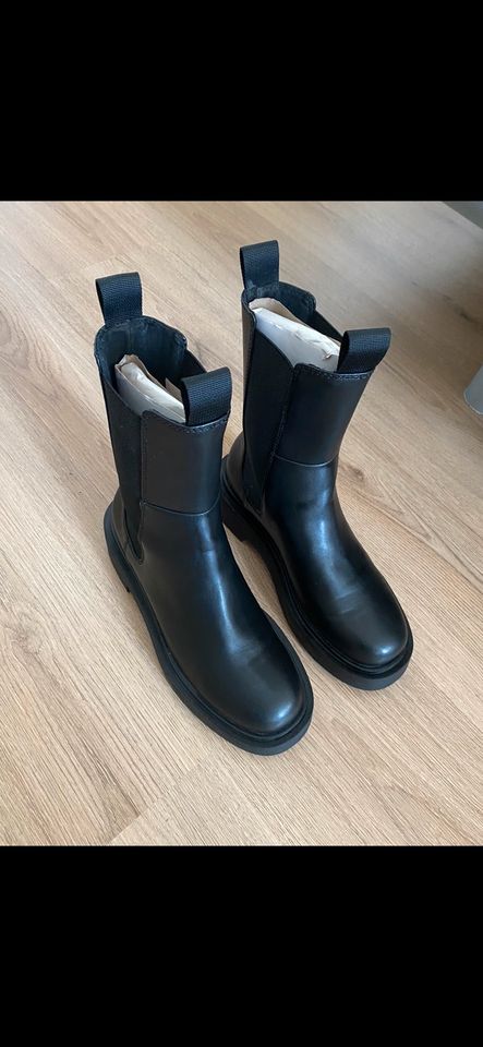 Damen Stiefel H&M in Berlin