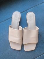 Beige Creme H&M gr. 37 Sandalen, Schlappen Slipper mules Bayern - Stettfeld Vorschau