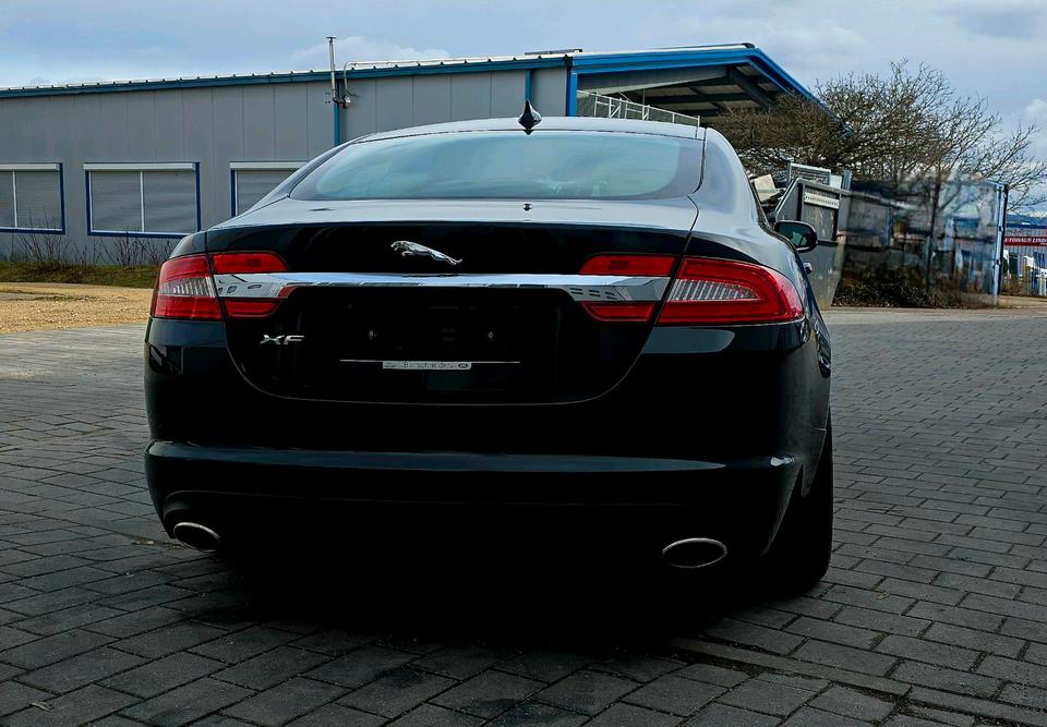 Jaguar XF 3.0 V6 Kompressor 340 PS BTH LEDER CAM NAVI BI-X in Schwäbisch Gmünd