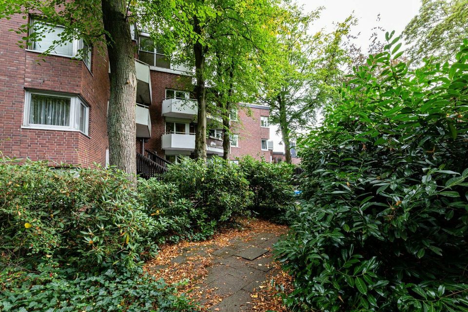 Gehobene 3-Zimmer-Wohnung mit Balkon, EBK, Garage uvm. in Düsseldorf