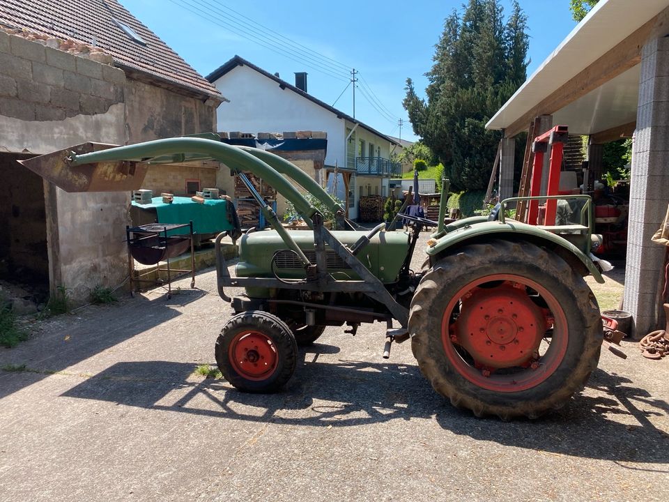 Fendt Farmer 2 mit Frontlader in Freisen