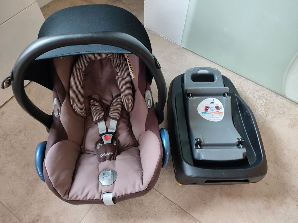 Baby Autoschale Maxi Cosi in Osterburg