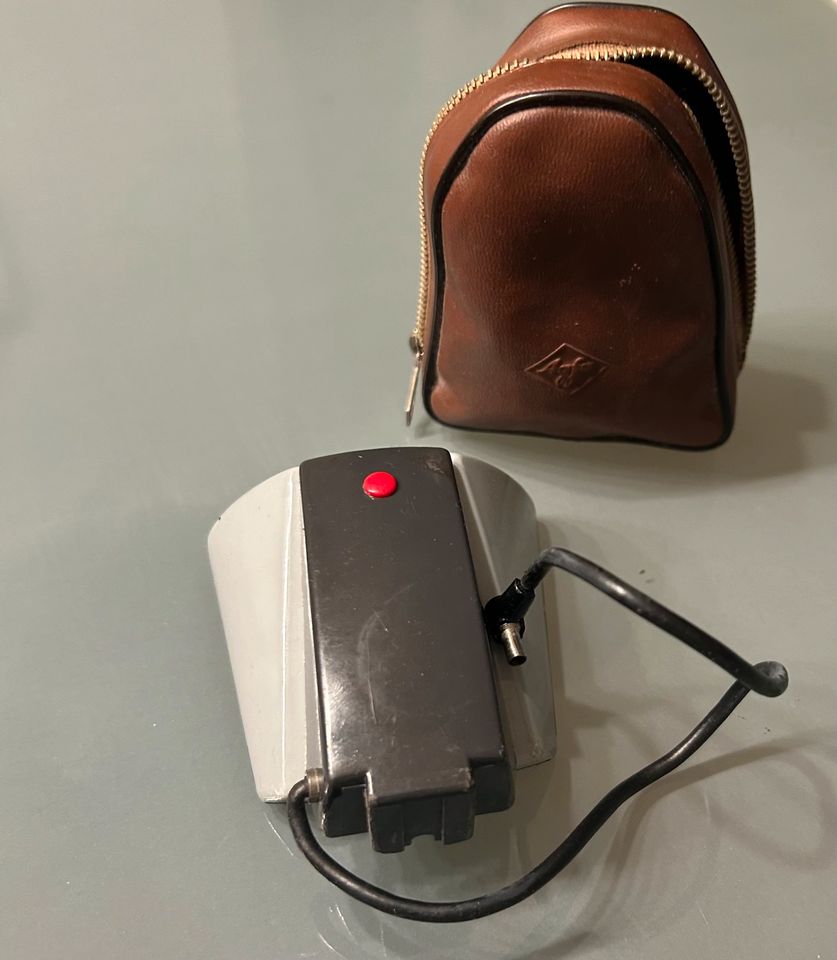 Agfa Blitz mit Ledertasche in Brühl