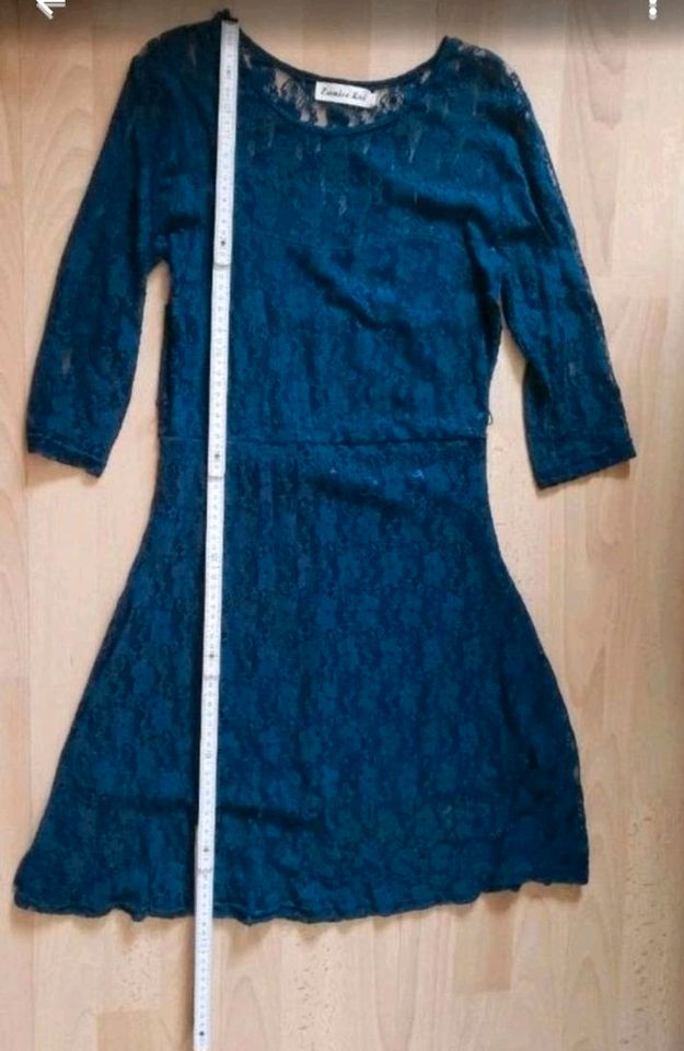 Kleid Spitze blau in Berlin