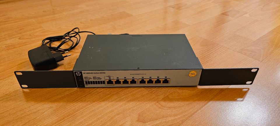 HP Hewlett Packard 1820-8G J9978A Switch 8-Port Gigabit Netzwerk in Neuhaus