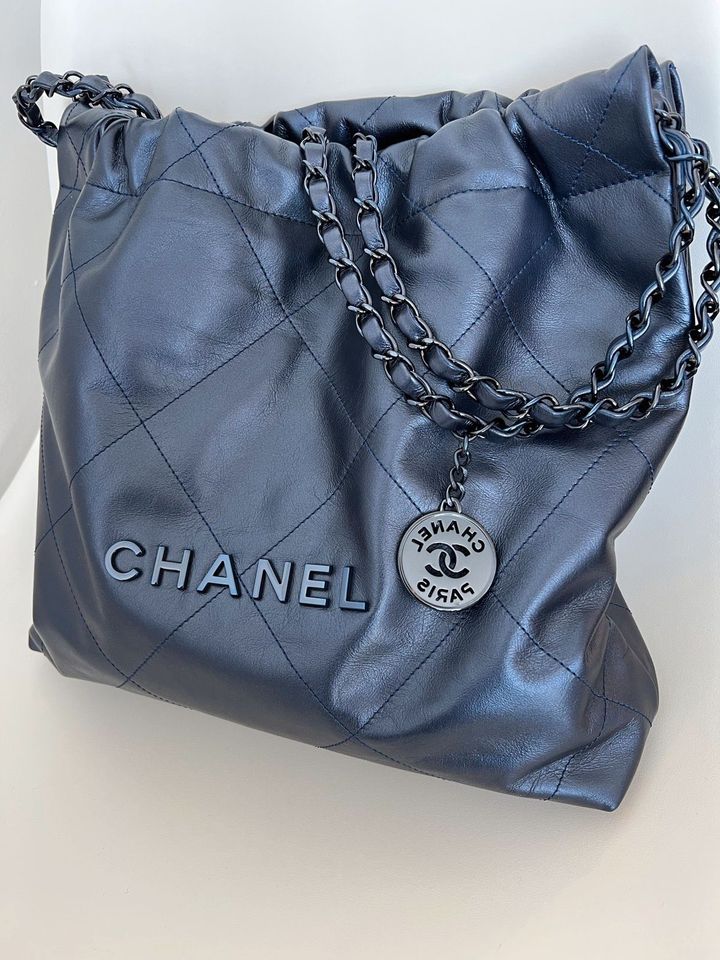 The CHANEL 22 bag