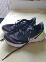 Schuhe/Turnschuhe von Nike Revolution , Gr. 45 Frankfurt am Main - Riederwald Vorschau