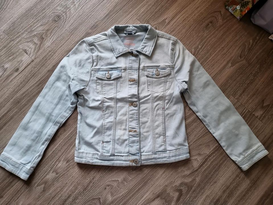 Jeansjacke Mädchen Gr 152 in Ilsenburg (Harz)