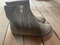 Nubikk Stiefeletten Stiefel Boots beige Wildleder Reißverschluss Brandenburg - Panketal Vorschau