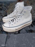 Chucks Converse All Star White Leder Gr 36 platoue Hessen - Felsberg Vorschau