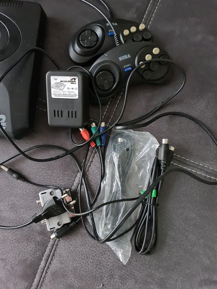 Sega Mega Drive 2 / mit 6 Spielen vermutlich Clone .Russ Version in Burglengenfeld