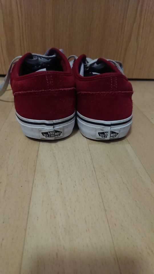 Vans Sneaker Schuhe, Atwood Low-Top, Größe 38,5, rot-schwarz in Leipzig