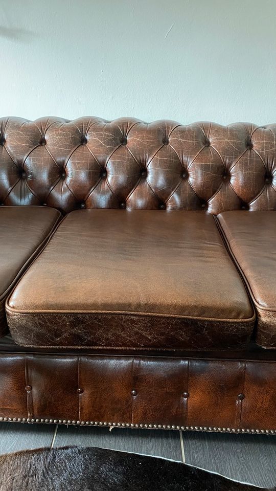 Chesterfield Garnitur, Sessel, Sofa, Echtleder Patina in Hamburg