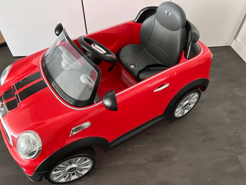 Kinderfahrzeug MINI COOPER S COUPE Kinder Elektro Auto in Hanau